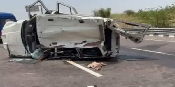 रणुजा दर्शन कर लौट रहे परिवार की कार पलटी, तीन श्रद्धालुओं की मौत
