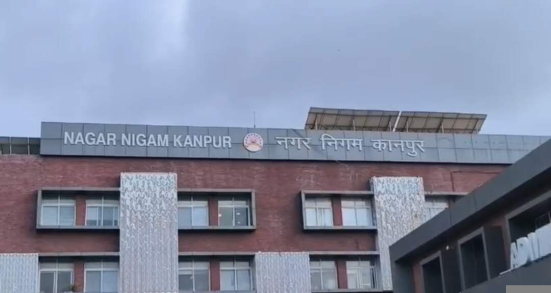 ड्यूटी में लापरवाही पर नगर निगम कर्मचारी निलंबित