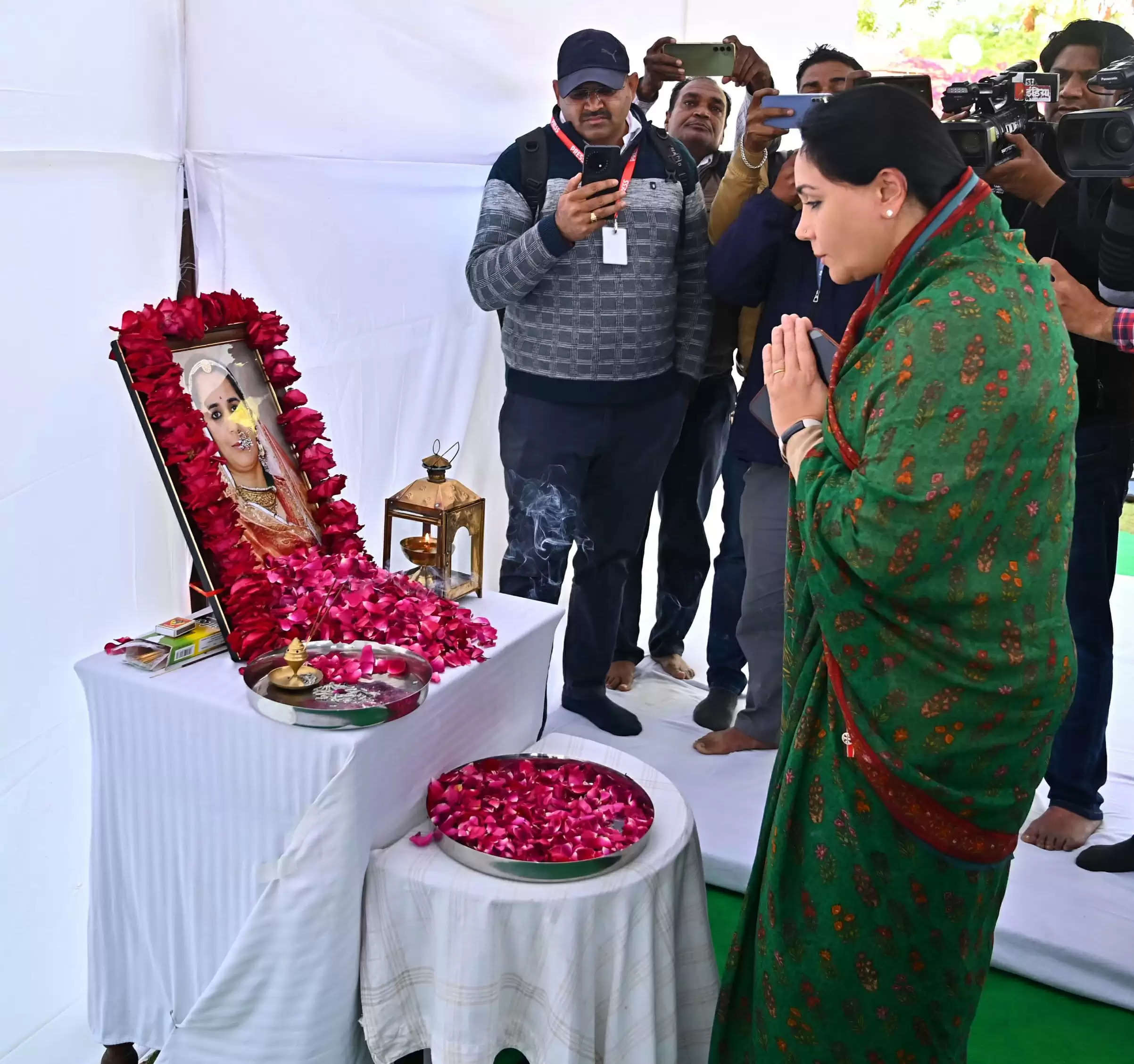 उप मुख्यमंत्री ने चित्रा सिंह को दी श्रद्धांजलि : जोधपुर में भाजपा कार्यकर्ताओं ने किया स्वागत