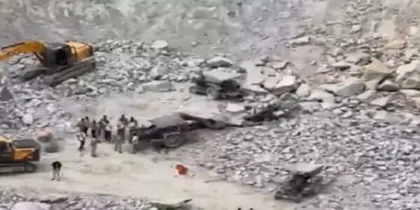 कर्नाटक में बड़ा हादसा, ग्रेनाइट खदान में चट्टान गिरने से मप्र के पांच मजदूरों समेत 7 की मौत