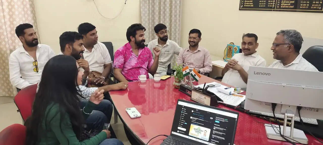 सोशल मीडिया इन्फ्लूएंसर्स करेंगें सरकारी योजनाओं का प्रचार