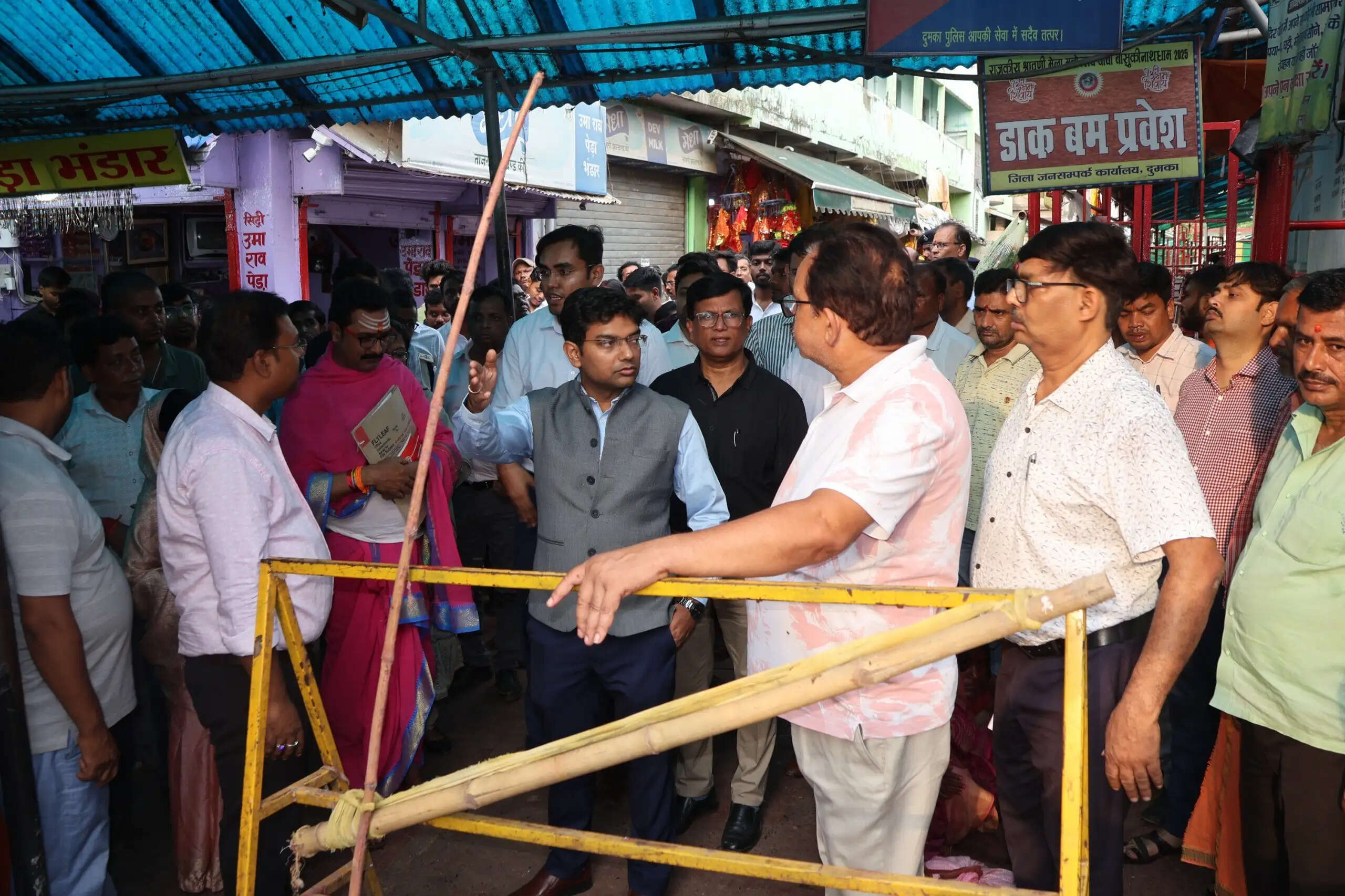 श्रावणी मेला को लेकर डीसी ने बासुकीनाथ धाम मेला क्षेत्र का किया निरीक्षण