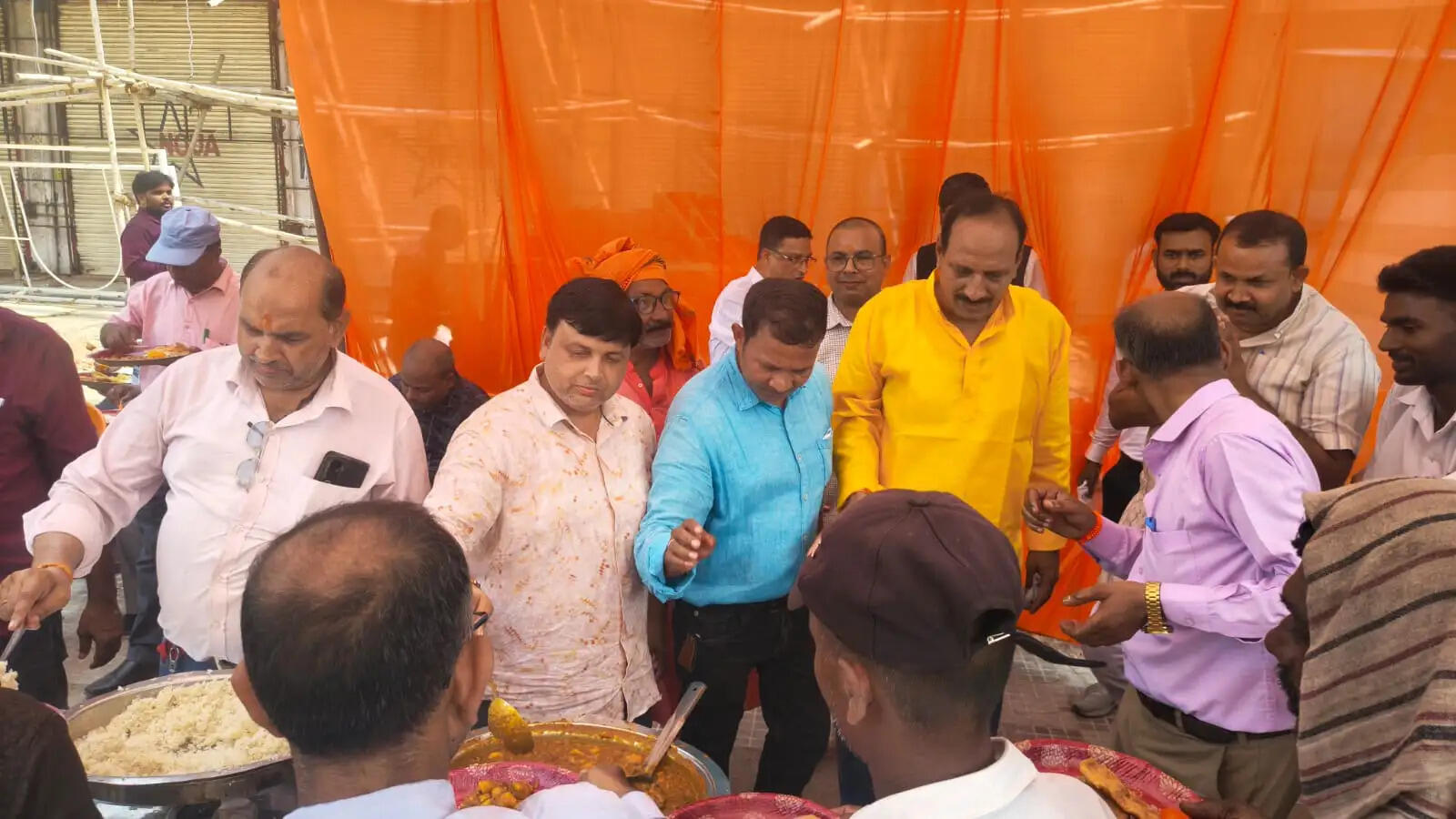 गोरखपुर जर्नलिस्ट्स प्रेस क्लब में सुंदरकाण्ड पाठ और विशाल भंडारे में दिखी सामाजिक समरसता