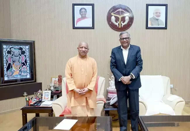 मुख्यमंत्री योगी से मिले टाटा संस के चेयरमैन, यूपी में एआई सिटी, सेंटर ऑफ एक्सीलेंस और हाई-टेक निवेश पर बनी सहमति
