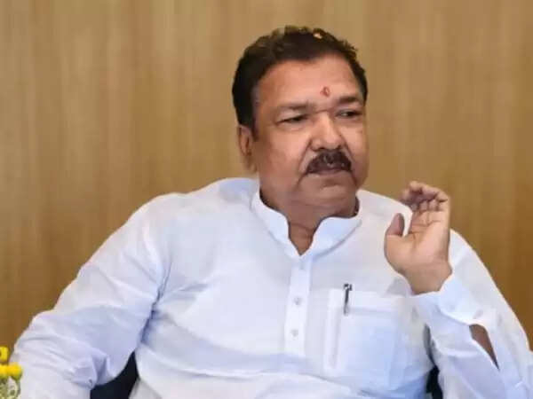 रेशम उत्पादन बढ़ाकर उपलब्ध कराए जा रहे हैं रोजगार के अवसर : राज्यमंत्री जायसवाल