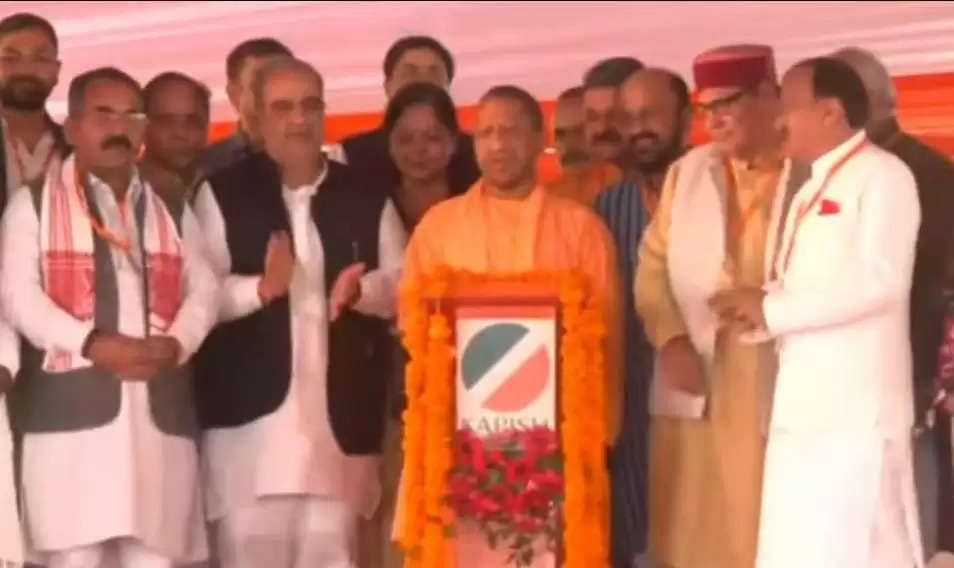 पिछली सरकारों ने शिक्षा व स्वास्थ्य की व्यवस्था को बर्बाद किया : योगी आदित्यनाथ