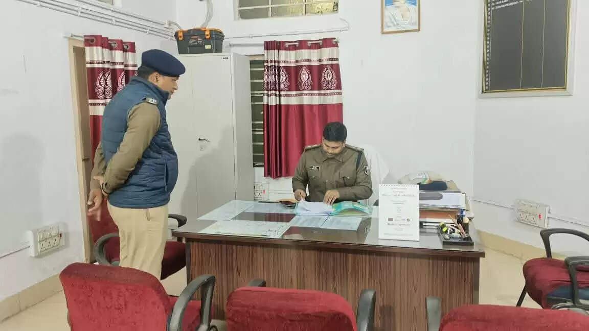 नगर, भगवान बाजार और कोपा थाने का एसएसपी ने किया औचक निरीक्षण