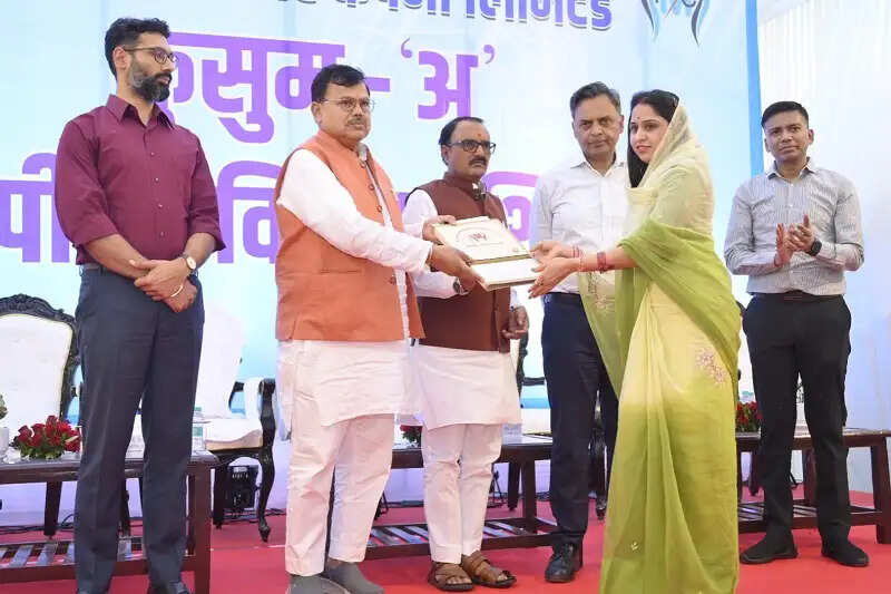 पीएम कुसुम-ए के हितग्राहियों की सुविधा के लिए स्थापित होगा विशेष सेल : ऊर्जा मंत्री तोमर