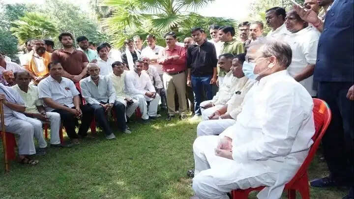 ग्वालियरः मंत्री तोमर ने किया सेवा संकल्प अभियान के तहत 51 पूर्व सैनिकों का किया सम्मान