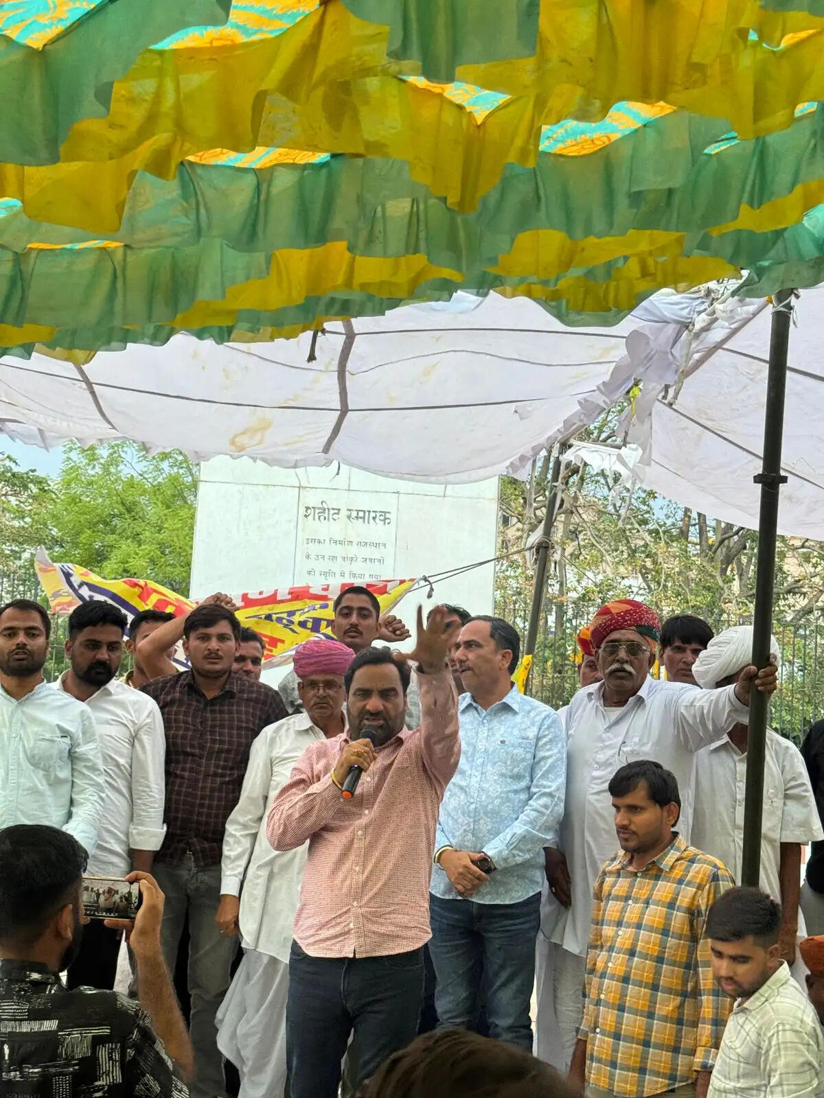 हमें देश की सेना पर गर्व:हनुमान बेनीवाल