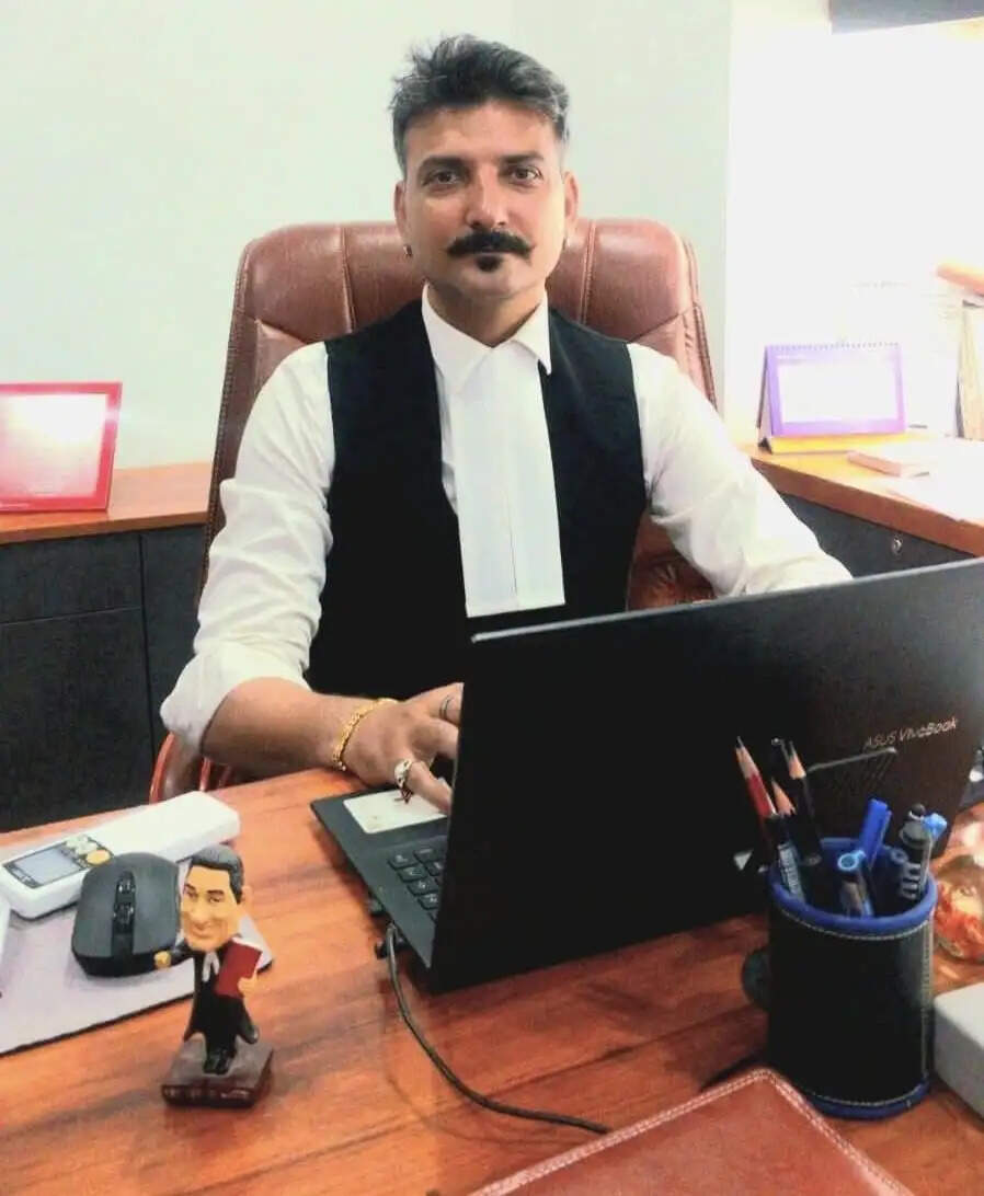 कठुआ के एडवोकेट नितिन खजूरिया ने ऑल इंडिया बार एग्जामिनेशन पास कर बढ़ाया जिले का मान