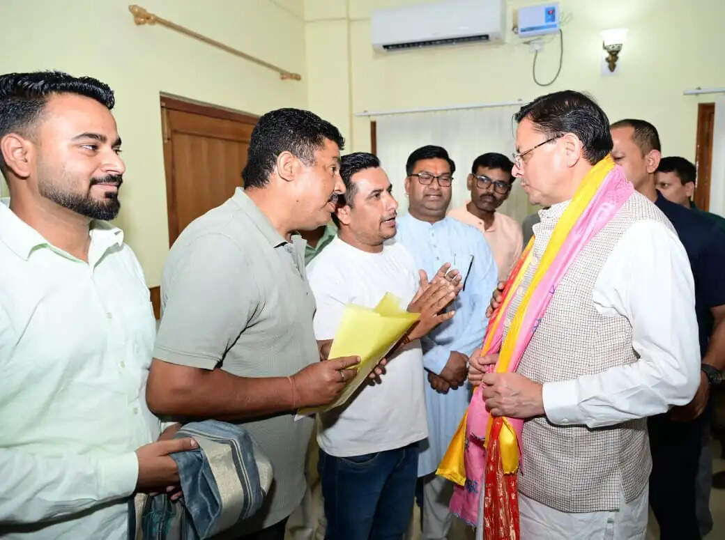 मुख्यमंत्री ने हल्द्वानी में सुनीं जनसमस्याएं, अधिकारियों को दिए त्वरित समाधान के निर्देश