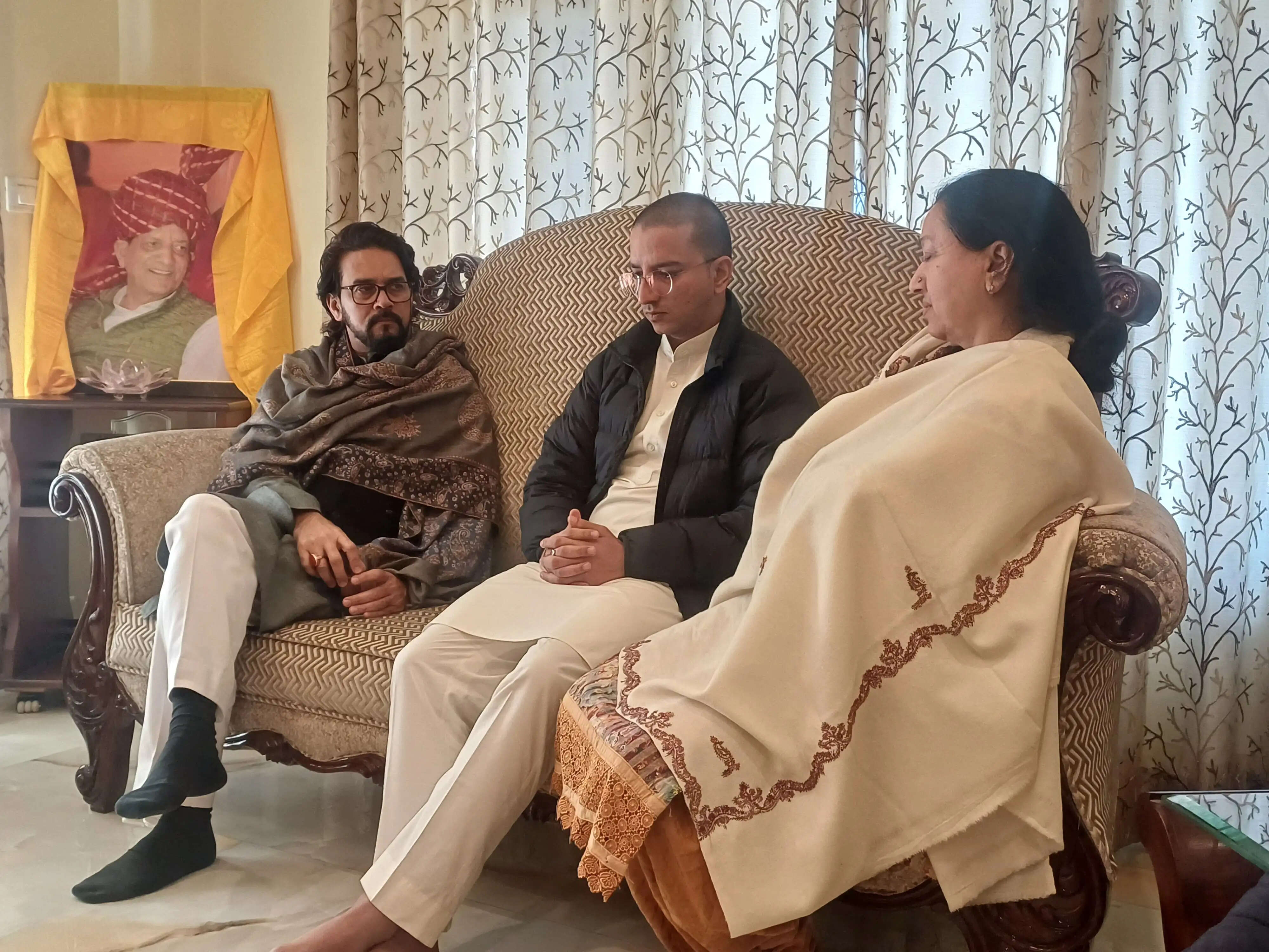 सांसद अनुराग ठाकुर ने दिवंगत किशन कपूर के परिजनों से मिलकर व्यक्त की संवेदनाएं