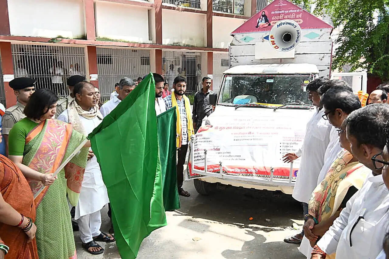 डीएम साहिला के नेतृत्व में संत रविदास जयंती पर कलश यात्रा रवाना