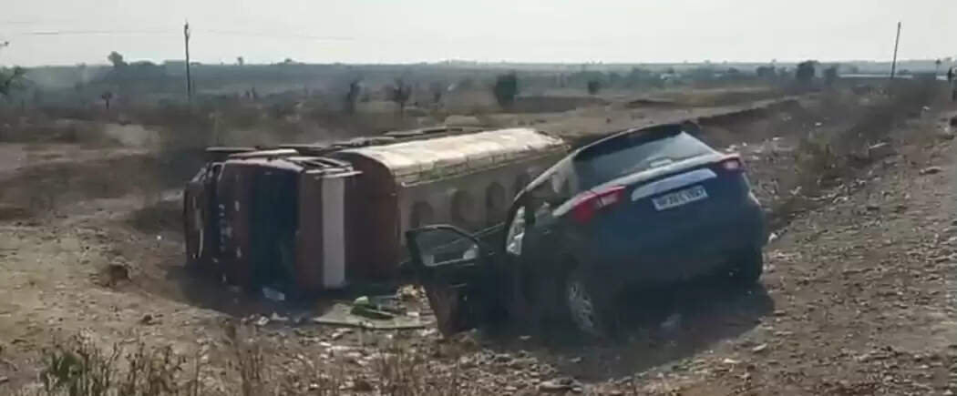 आगरमालवा : उज्जैन-झालावाड़ नेशनल हाईवे पर हादसा, तीन घायल