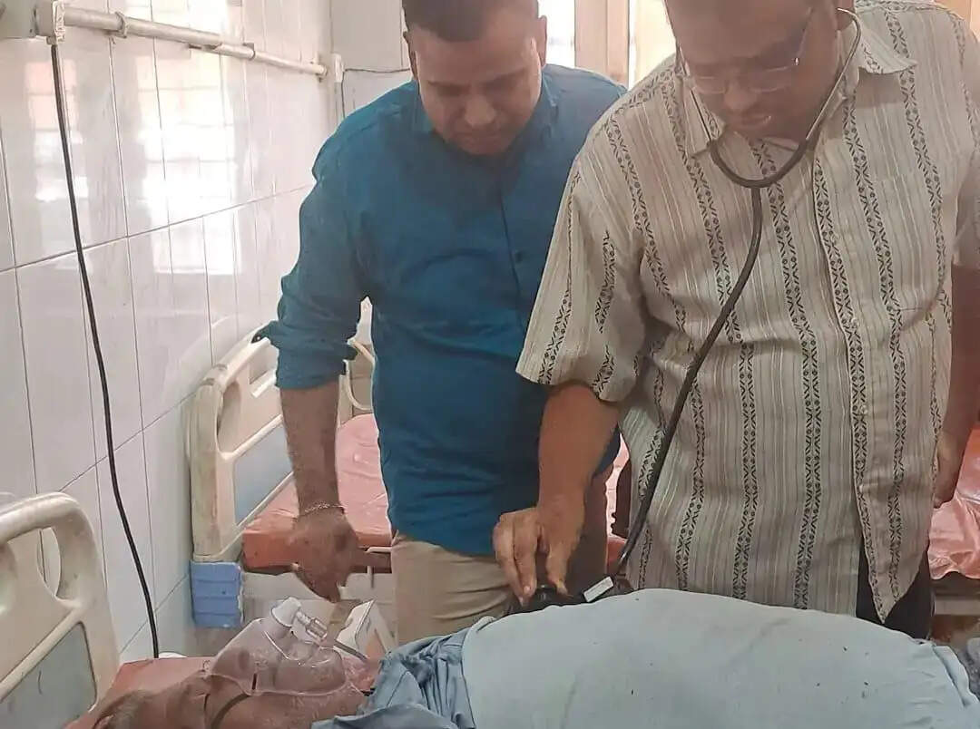 सादाबाद में ईंट भट्टे के पास मिला अधेड़ का शव, जहरीला पदार्थ सेवन की आशंका