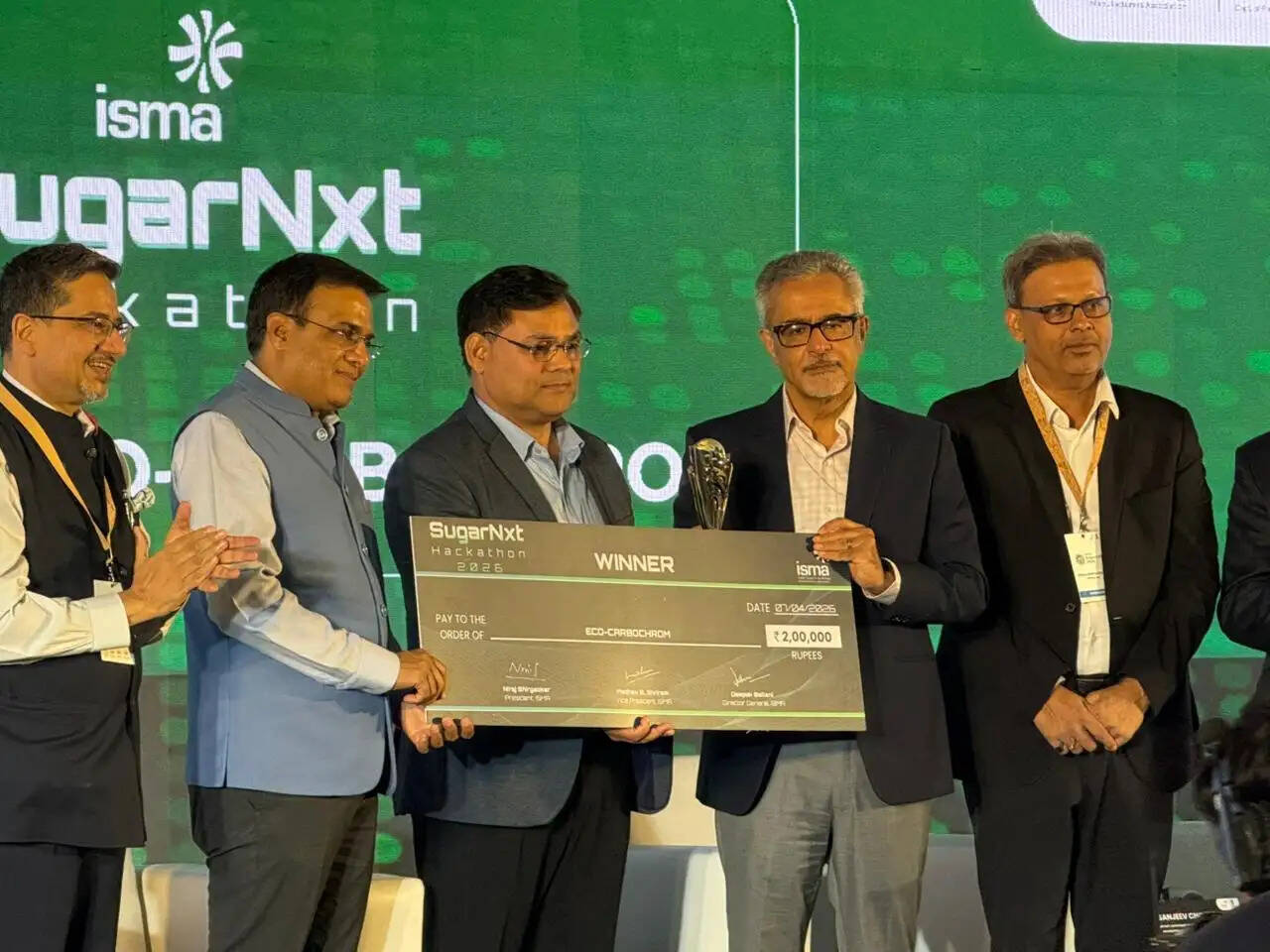 शुगर एनएक्सटी हैकाथॉन में एनएसआई कानपुर की दो टीमों ने जीता पुरस्कार : प्रो. सीमा परोहा