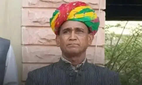 सरकारी क्वार्टर के पास पानी के टैंक में नायब तहसीलदार का शव मिला