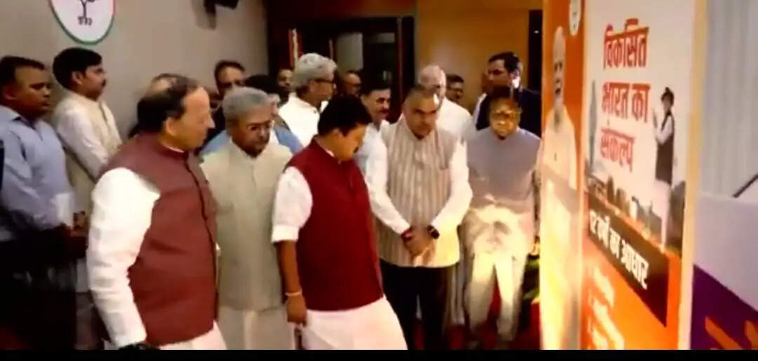 मोदी सरकार के 12 वर्ष पूरे होने पर नितिन नवीन के किया प्रदर्शनी का उद्घाटन