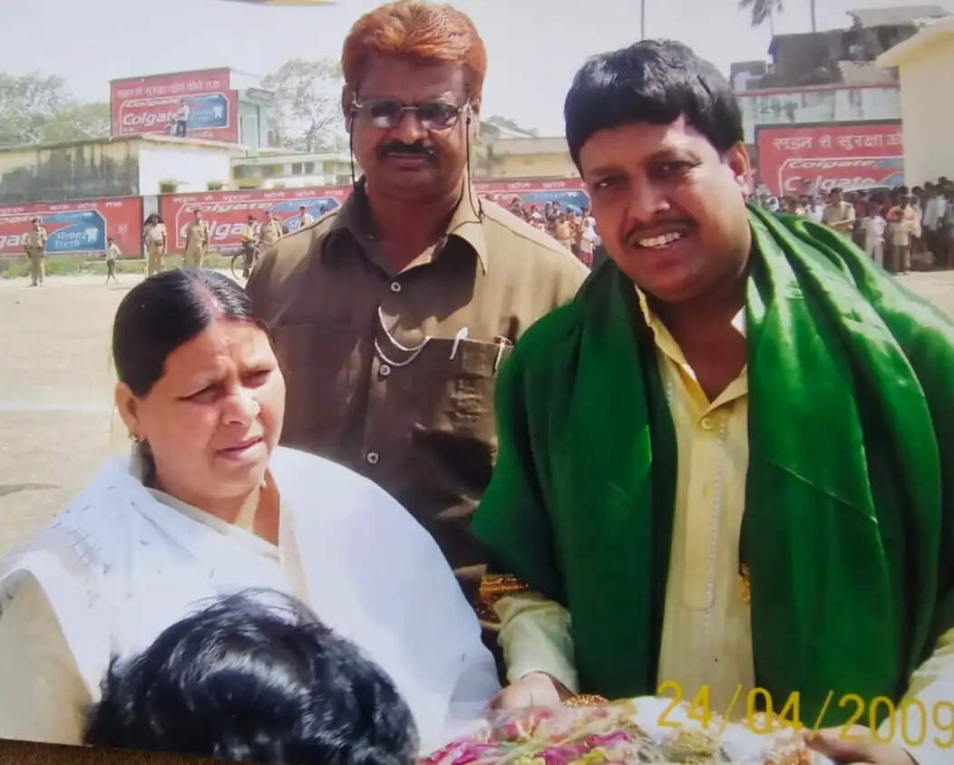 जिसके गले में हरा गमछा, वह अपराधी, सीएम का यह बयान दुर्भाग्यपूर्णः चक्रपाणि