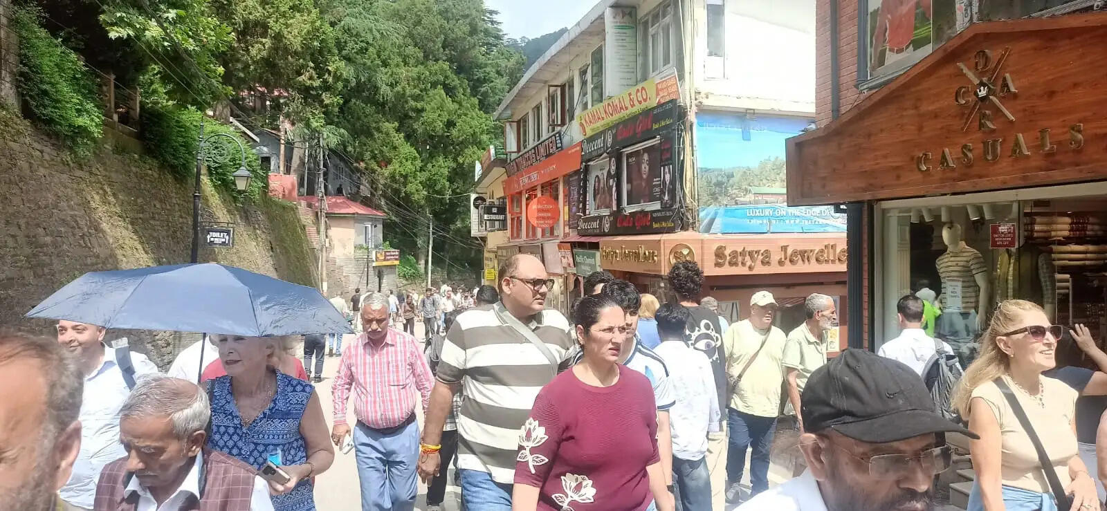 (राउंड अप) हिमाचल में लगातार 5 दिन भारी वर्षा की चेतावनी, 50 सड़कें बंद, ऊना में 38 डिग्री पहुंचा पारा