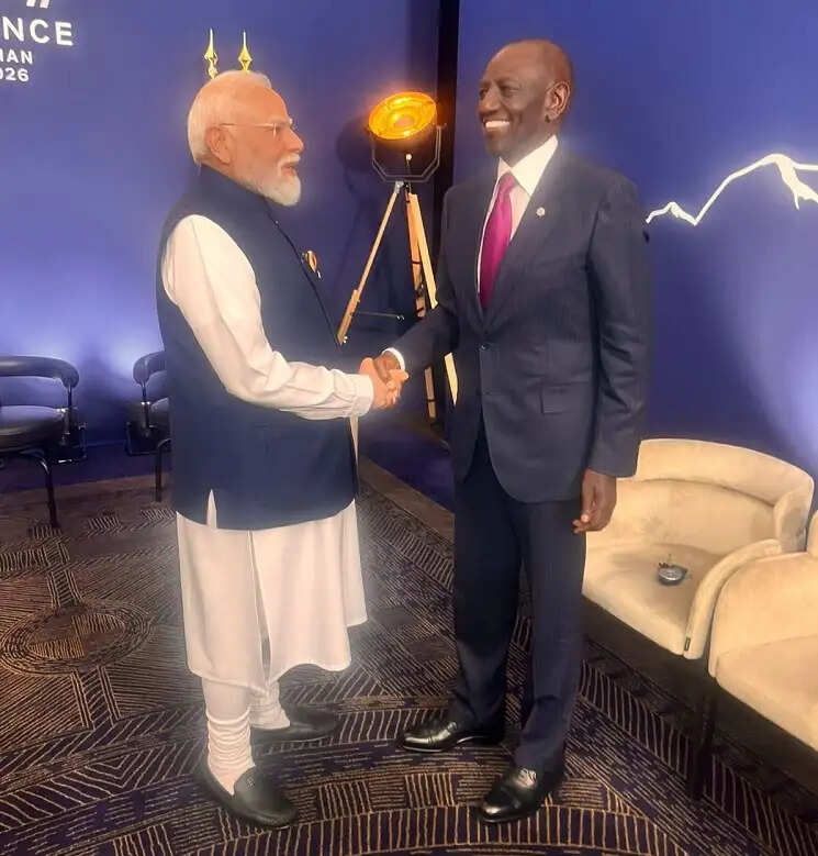 जी-7 सम्मेलन में दिखी भारतीय कूटनीति, पीएम मोदी ने ब्रिटेन, यूएई, जापान, मिस्र और केन्या के नेताओं से की मुलाकात