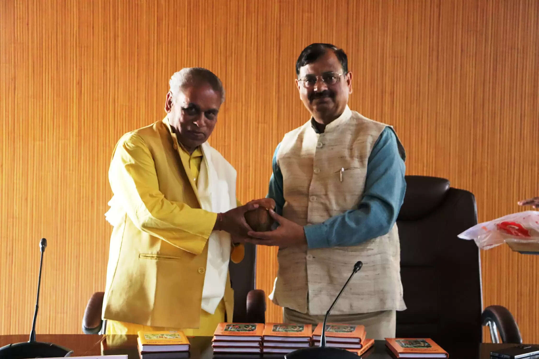 पत्रकारिता विश्वविद्यालय में गीता जयंती पर जीवन प्रबंध और गीता विषय पर विशेष व्याख्यान