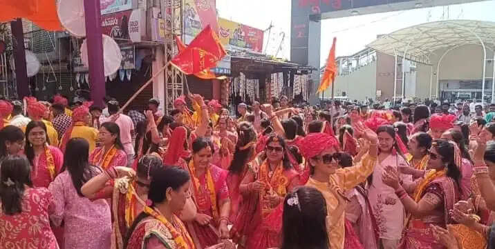 अनूपपुर: महाराजा अग्रसेन जन्मोत्सव पर निकली भव्य शोभायात्रा, बच्चों एवं महिलाओं ने प्रस्तुत किये सांस्कृतिक कार्यक्रम