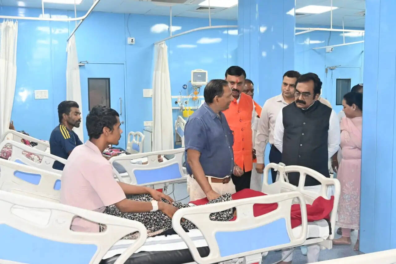 जबलपुरः  मंत्री राकेश सिंह ने किया जिला अस्पताल का निरीक्षण