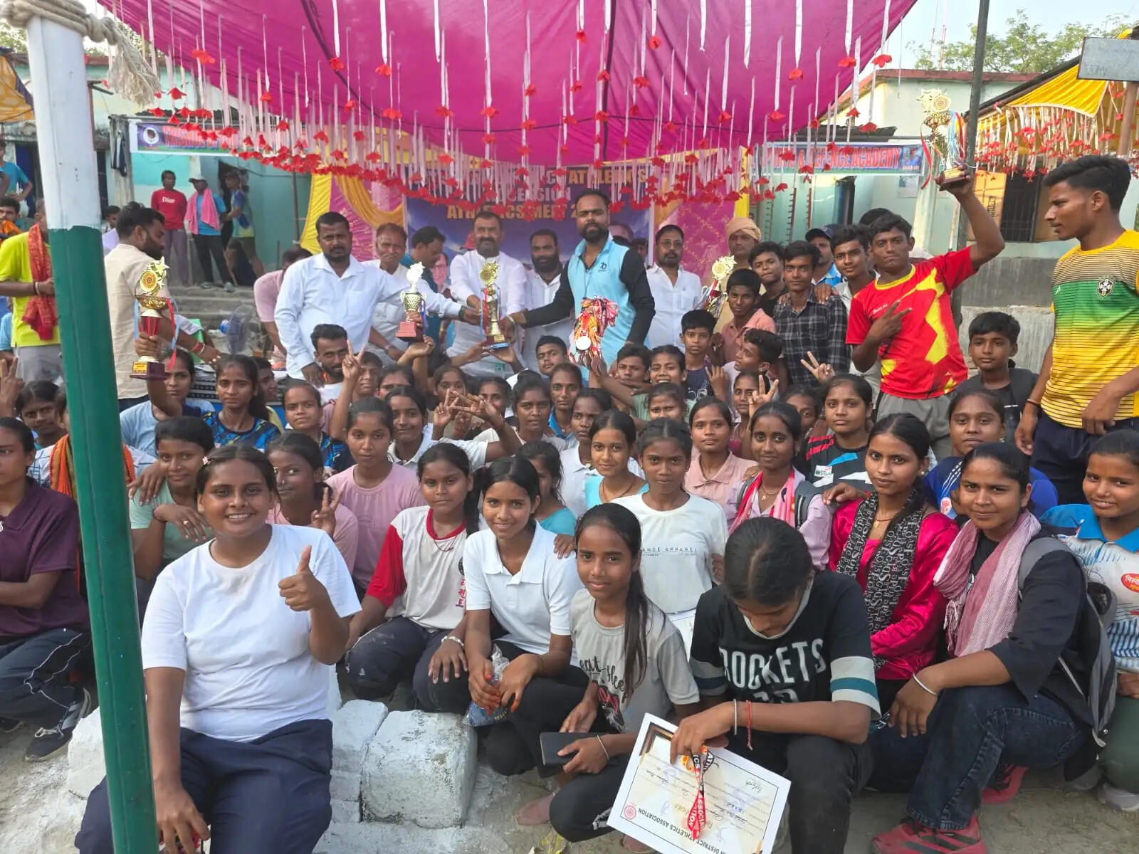 परसा में 43वीं जिला एथलेटिक्स प्रतियोगिता संपन्न