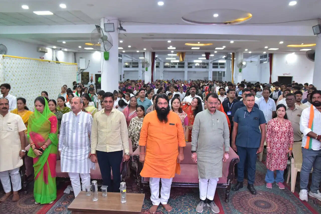 मशाल की रोशनी में गूंजा विकसित भारत का संकल्प, भीलवाड़ा में निकली सेवा ज्योति यात्रा