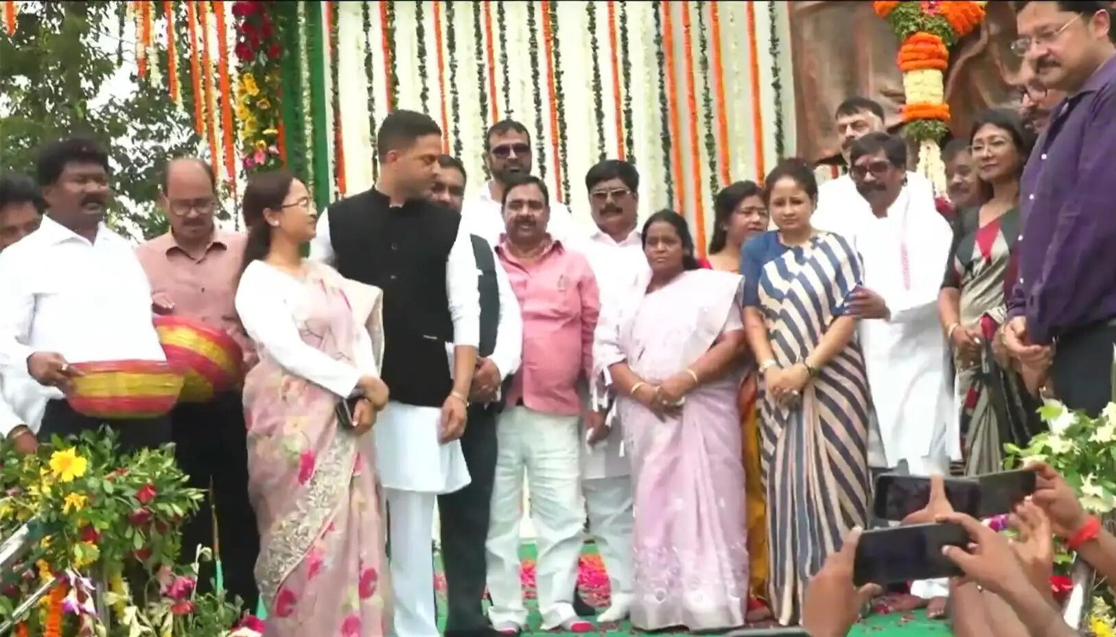 पद्म भूषण दिशोम गुरु शिबू सोरेन की आदमकद प्रतिमा का मुख्यमंत्री ने किया अनावरण