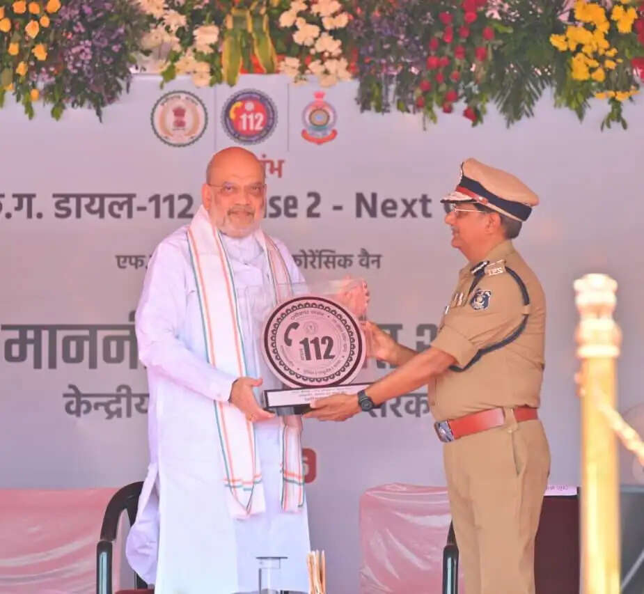 अमित शाह ने&nbsp;छग में अत्याधुनिक ‘नेक्स्ट जेन सीजी डायल-112 सेवा’ और मोबाइल फॉरेंसिक वैन का किया शुभारंभ