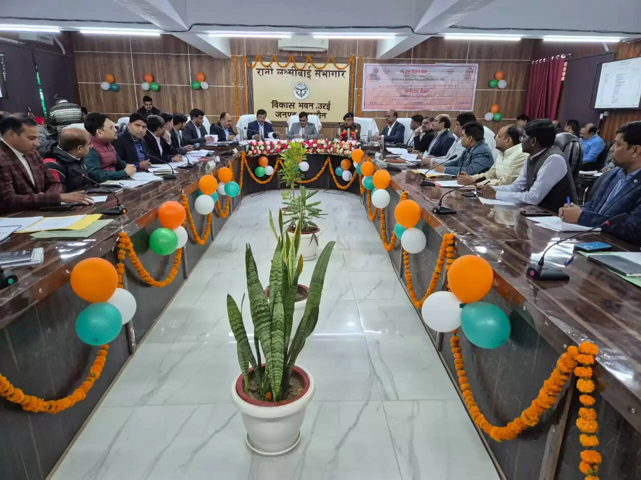 नोडल अधिकारी ने योजनाओं व निर्माणाधीन परियोजनाओं की समीक्षा कर दिए कड़े निर्देश