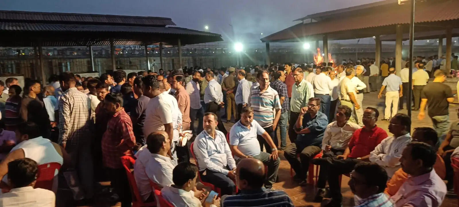 उमड़ा जनसैलाब, अम्बरीष श्रीवास्तव को नम आंखों से दी गई अंतिम विदाई