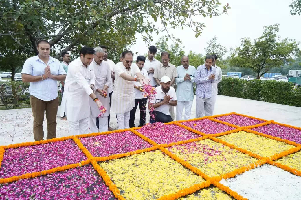भाजपा दिल्ली प्रदेश अध्यक्ष एवं सांसदों ने साहिब सिंह वर्मा की पुण्यतिथि पर दी उन्हें श्रद्धांजलि
