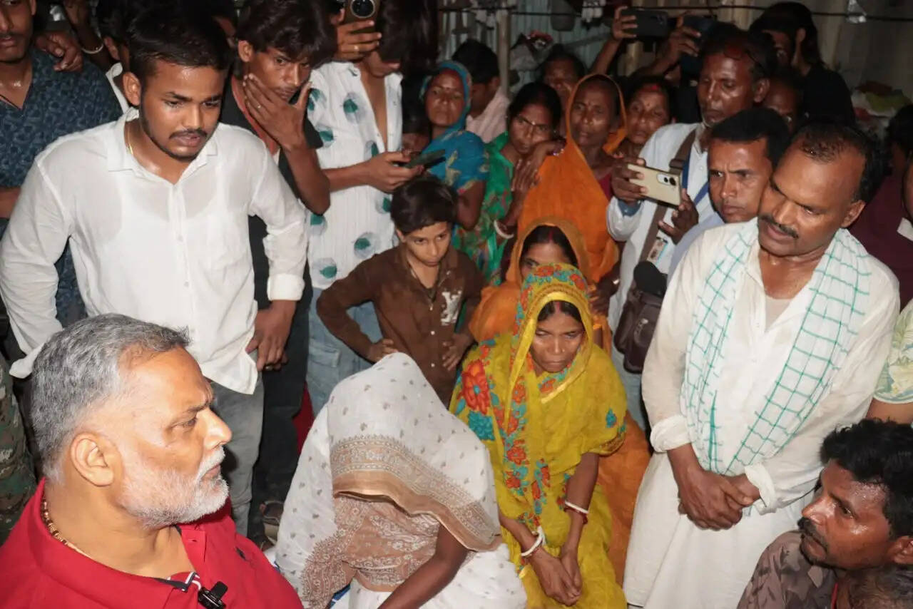 बिट्टू यादव की संदिग्ध मौत मामले में सांसद पप्पू यादव ने परिजनों से की मुलाकात