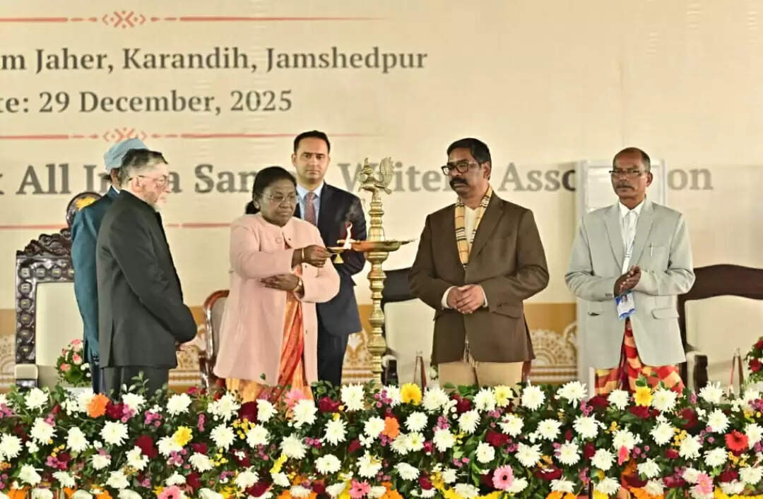 राष्ट्रपति मुर्मु ने संथाली भाषा में गाया गीत, ओल चिकी लिपि शताब्दी समारोह बना यादगार