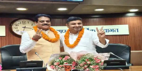 शिक्षा समिति के चुनाव में योगेश वर्मा अध्यक्ष और अमित खड़खड़ी उपाध्यक्ष निर्विरोध निर्वाचित