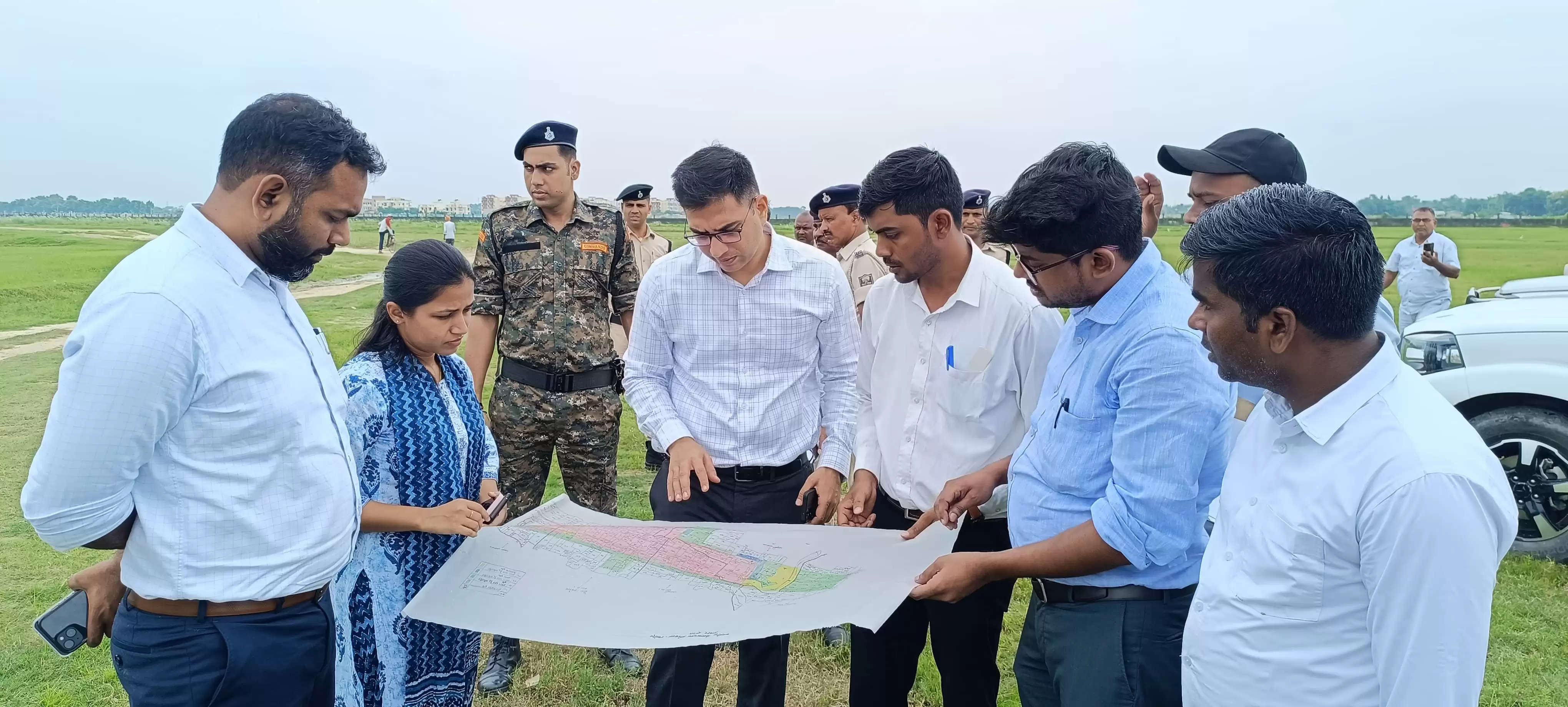 डीएम ने किया रक्सौल हवाई अड्डा का स्थलीय निरीक्षण