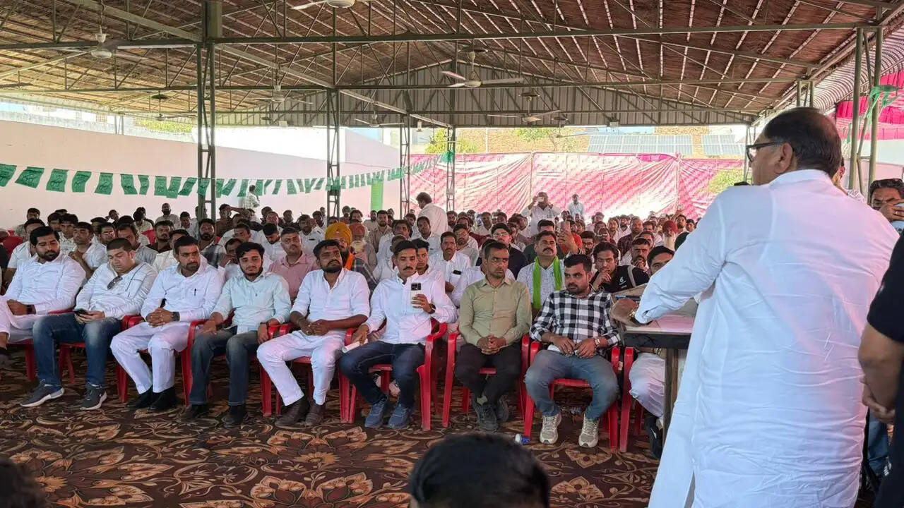 सिरसा: भाजपा व कांग्रेस ने युवाओं के भविष्य को किया बर्बाद: अभय चाैटाला