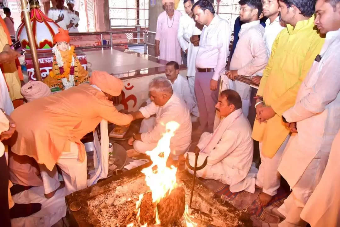 मंदिरों में धोक लगाने के बाद आमजन से मिले सांसद भूपेंद्र यादव, बोले- अलवर का होगा विकास