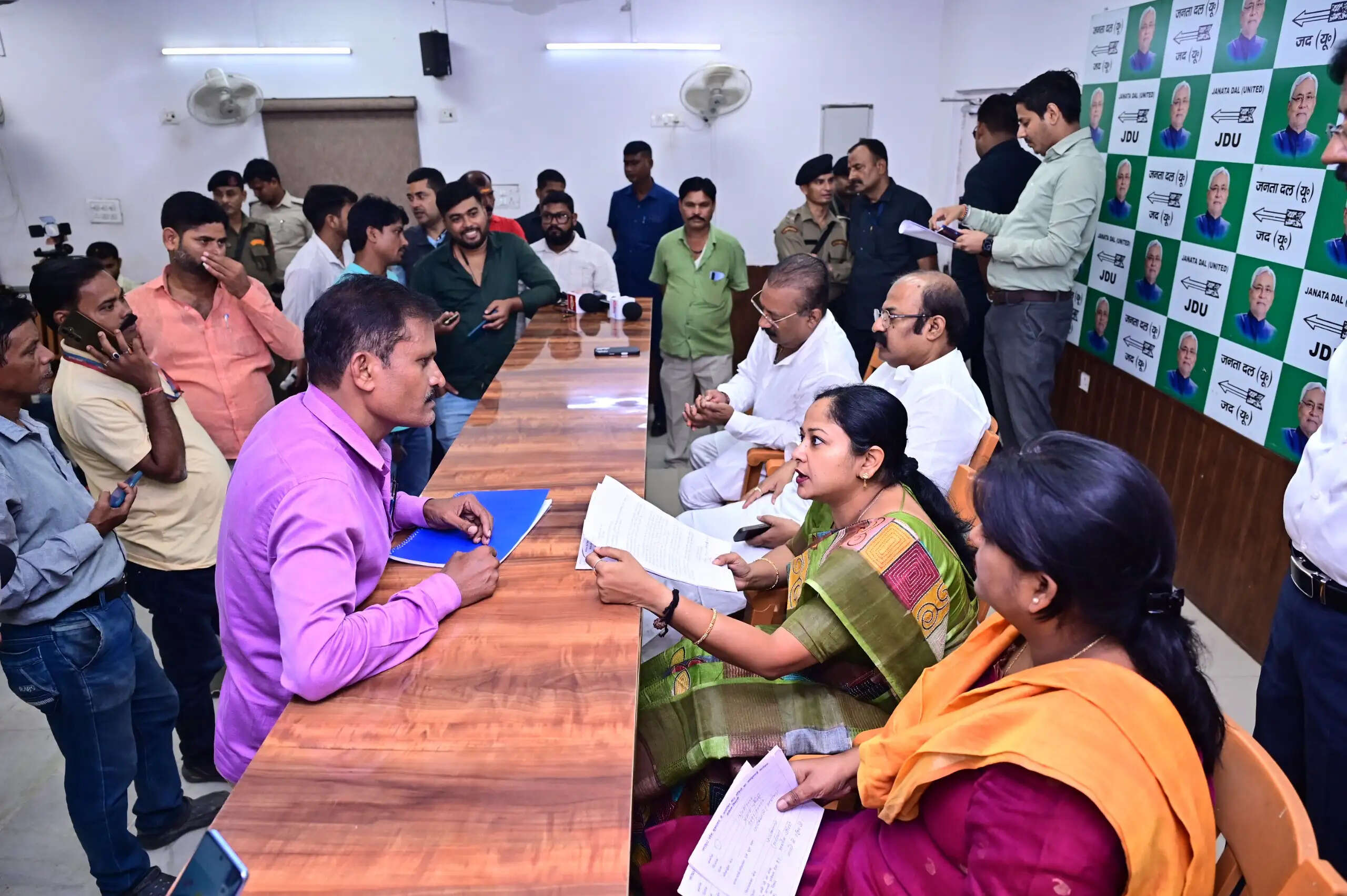 शराब की तस्करी और अवैध कारोबार में शामिल लोगों को बख्शा नहीं जाएगा: मदन सहनी