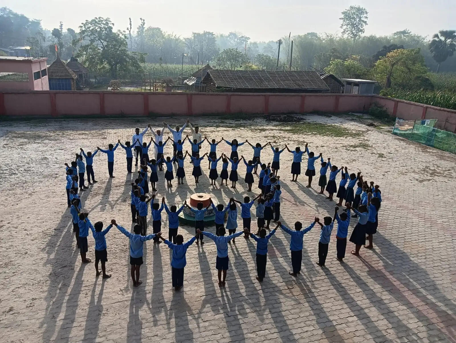 स्कूली बच्चों ने मनाया विश्व खेल विकास एवं शांति दिवस