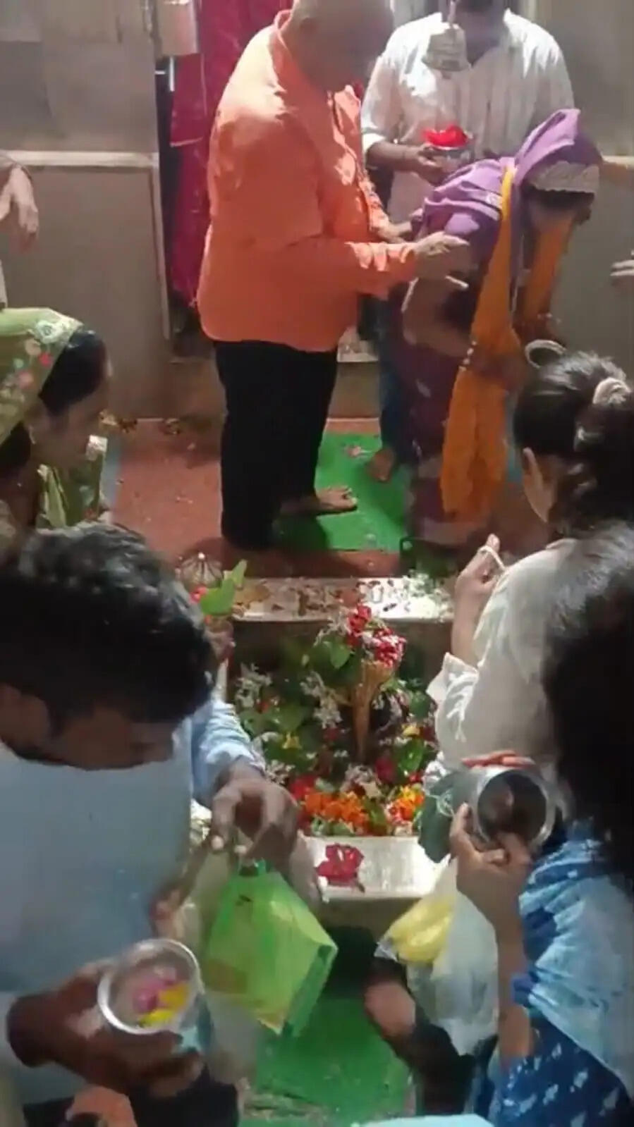 त्रिलोचन महादेव के दरबार में उमड़ा आस्था का सैलाब, हजाराें श्रद्धालुओं ने किए दर्शन
