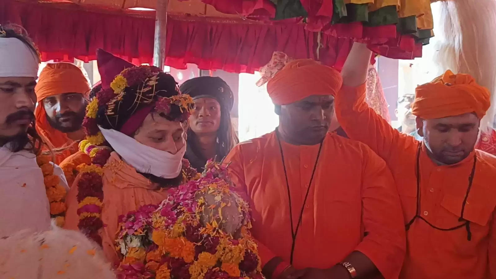 युगों-युगों से नेपाल से आ रही प्रसिद्ध पीर रतन नाथ यात्रा पहुंची देवीपाटन मंदिर