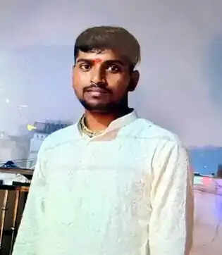 फरीदाबाद : डिवाइडर से टकराई बाइक, युवक की मौत