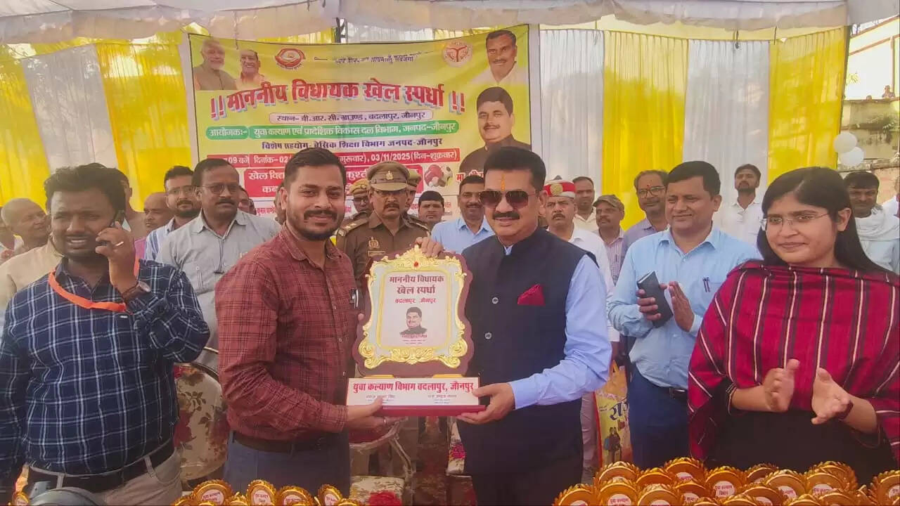 बदलापुर महोत्सव में प्रतिभागी खिलाड़ी किए गए सम्मानित