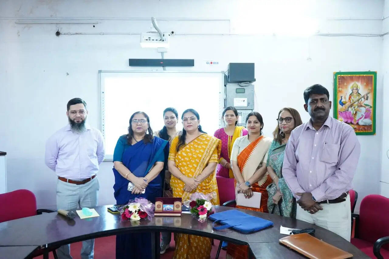 विवेकपूर्ण ढंग से धन का उपयोग करें महिलाएं : कुलपति