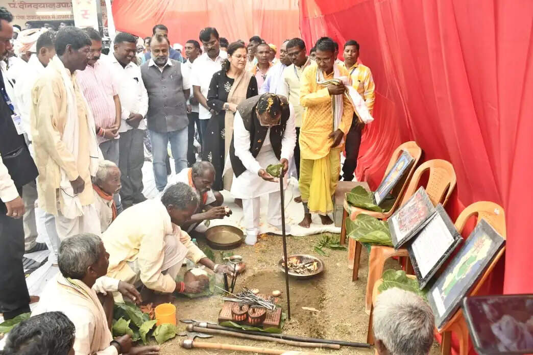 रामानुजगंज में पण्डो समाज को विकास की सौगात, तीन छात्रावास शुरू और 13 आंगनबाड़ी भवनों का लोकार्पण